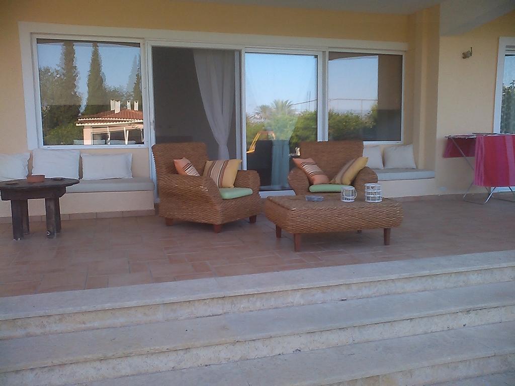 Marathon Beachside Villa 100M From The Beach 斯尼斯 外观 照片