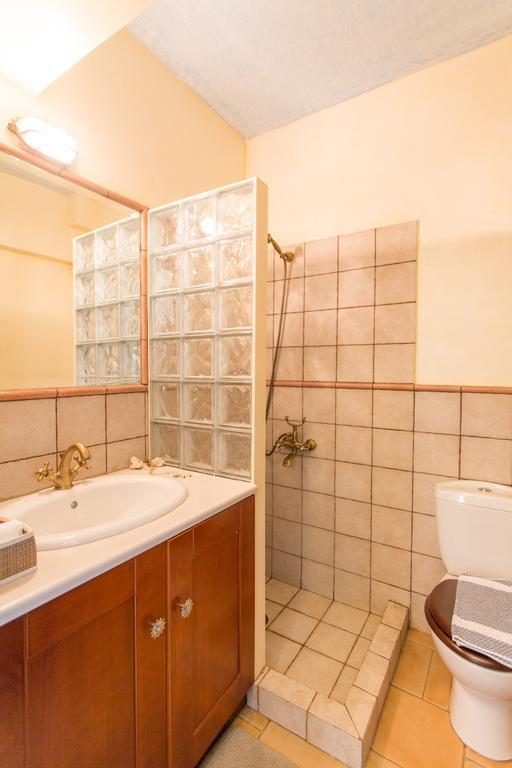 Marathon Beachside Villa 100M From The Beach 斯尼斯 外观 照片