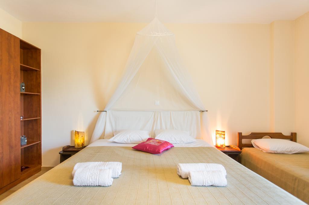 Marathon Beachside Villa 100M From The Beach 斯尼斯 外观 照片