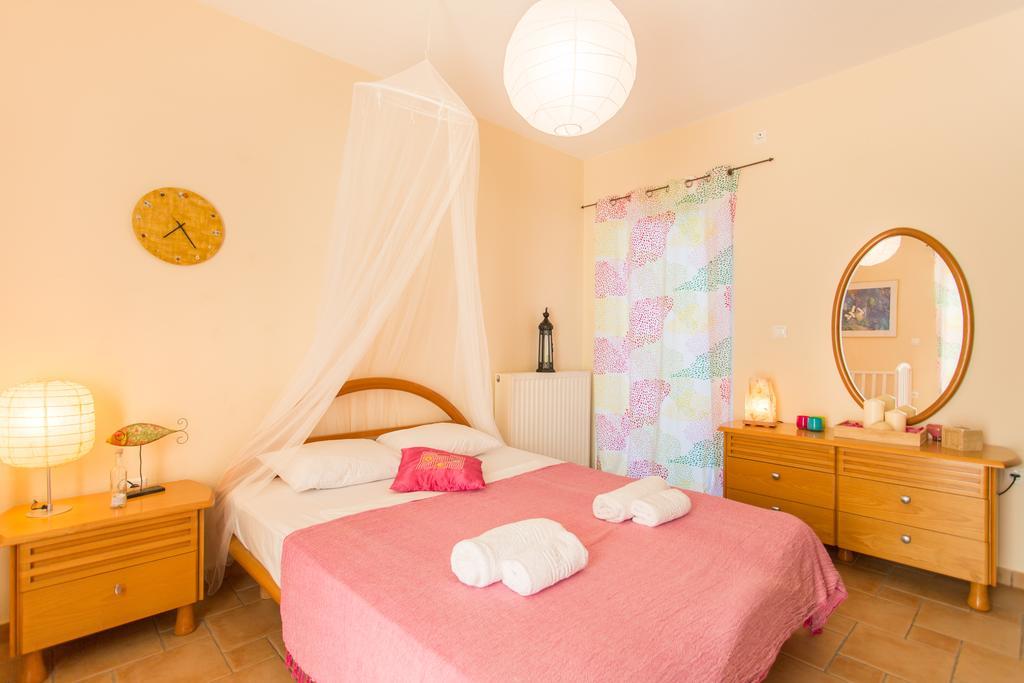 Marathon Beachside Villa 100M From The Beach 斯尼斯 外观 照片