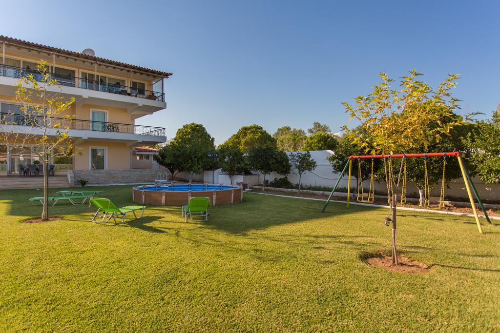 Marathon Beachside Villa 100M From The Beach 斯尼斯 外观 照片
