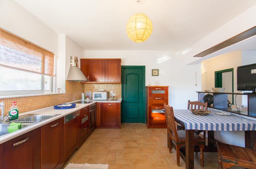 Marathon Beachside Villa 100M From The Beach 斯尼斯 外观 照片