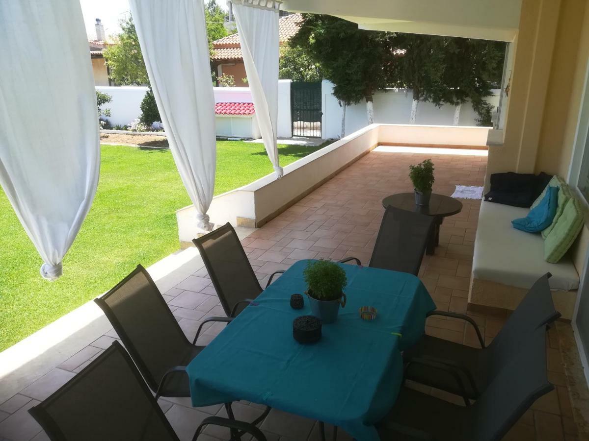 Marathon Beachside Villa 100M From The Beach 斯尼斯 外观 照片
