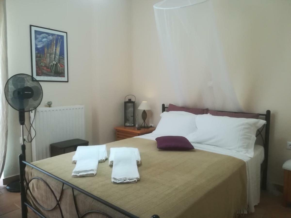 Marathon Beachside Villa 100M From The Beach 斯尼斯 外观 照片