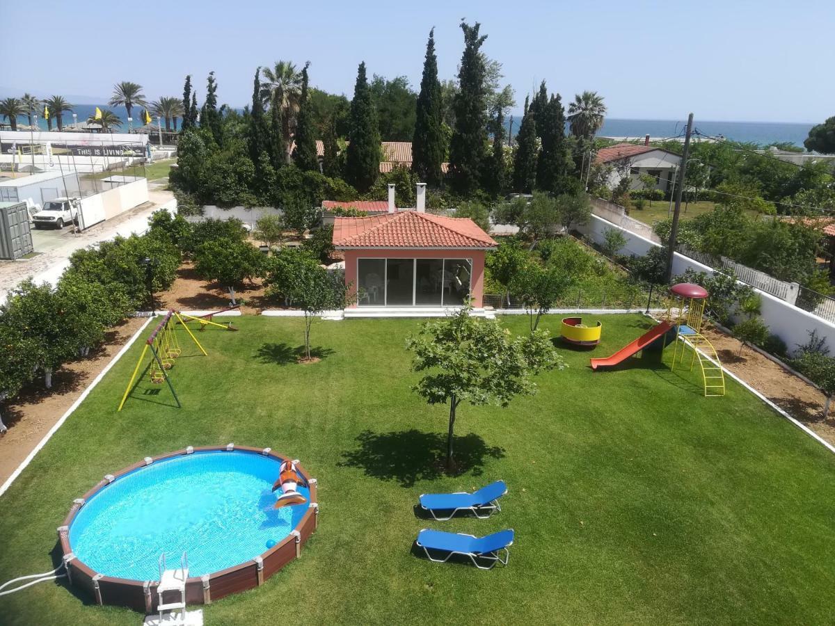 Marathon Beachside Villa 100M From The Beach 斯尼斯 外观 照片