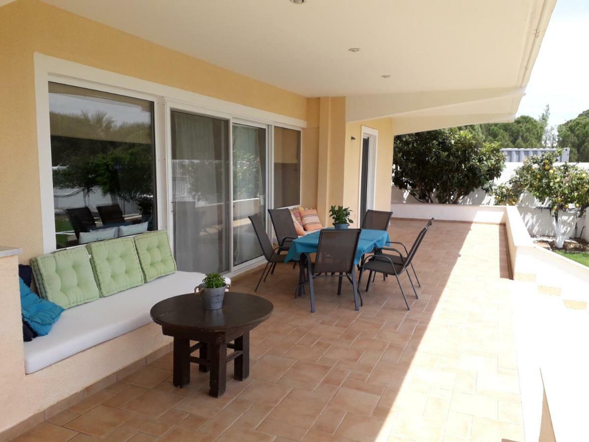 Marathon Beachside Villa 100M From The Beach 斯尼斯 外观 照片